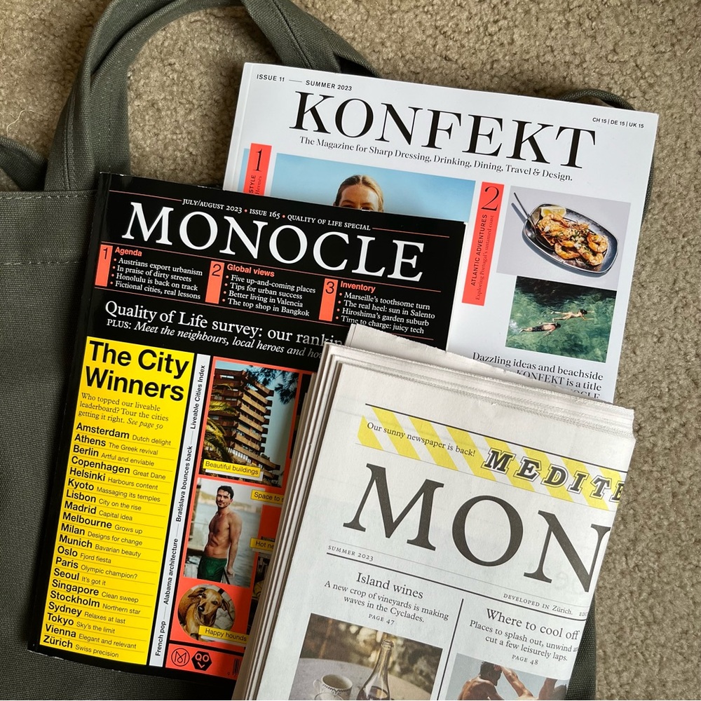 Monocle Magazine Canvas Tote Bag + Summer Edition Magazine Konfekt | Olive Green - Picture 3 of 12